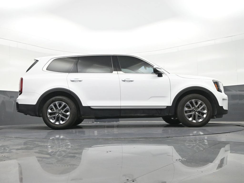 Used 2024 Kia Telluride LX FWD image 29