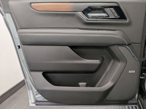 Used 2026 GMC Yukon XL Denali w/ Sun & Power Step Package AWD/4WD image 22