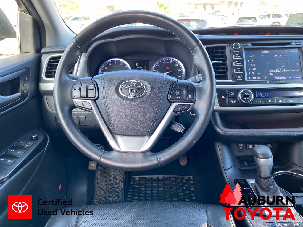 Certified 2017 Toyota Highlander Limited Platinum w/ Carpet Mat Package AWD/4WD image 14