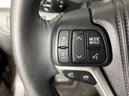 Used 2014 Toyota Highlander Limited FWD image 14