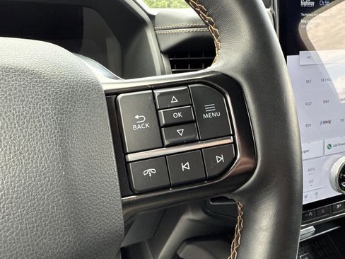 Used 2024 Ford Expedition Platinum image 16