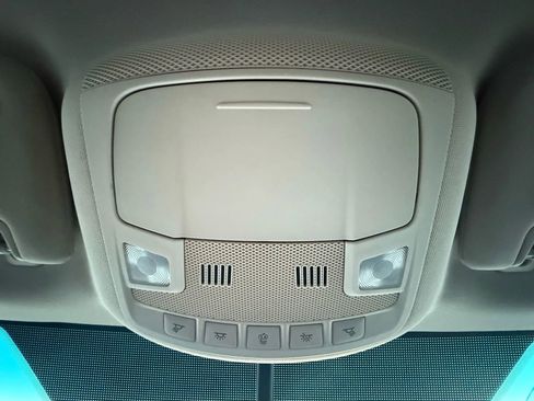 Used 2015 Ford Edge Titanium image 34