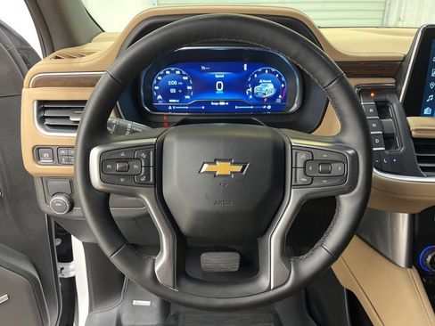 Used 2024 Chevrolet Suburban Premier RWD image 15