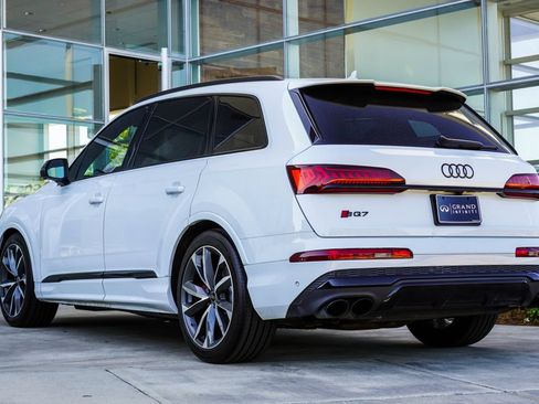 Used 2023 Audi SQ7 Prestige AWD/4WD image 10