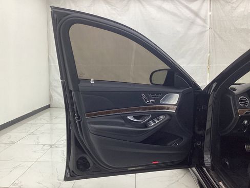 Used 2018 Mercedes-Benz S 560 4MATIC Sedan image 18