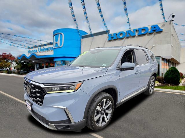 Certified 2025 Honda Pilot Touring image 1