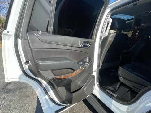 Used 2019 Chevrolet Tahoe LT image 19