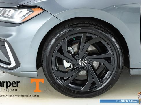 Used 2025 Volkswagen Jetta SE w/ Sunroof Package FWD image 5