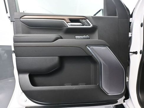 Used 2022 Chevrolet Silverado 1500 High Country image 22