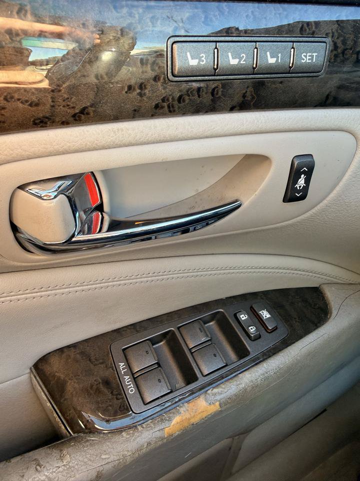 Used 2008 Lexus LS 460 RWD image 24