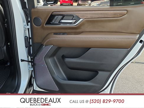 Used 2025 GMC Yukon Denali Ultimate image 37