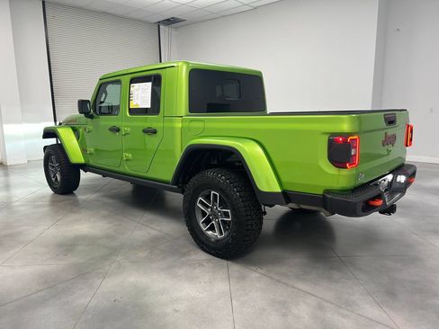 Used 2025 Jeep Gladiator Mojave w/ Convenience Group AWD/4WD image 5