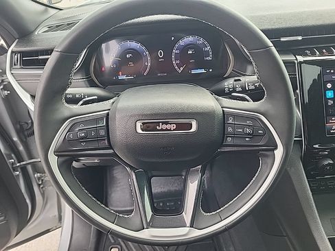 Used 2023 Jeep Grand Cherokee L Laredo AWD/4WD image 8