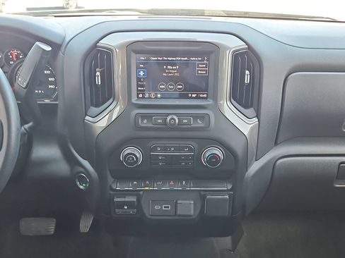 Certified 2025 Chevrolet Silverado 1500 Custom AWD/4WD image 17
