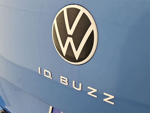 Certified 2025 Volkswagen ID. Buzz 1st Edition image 12