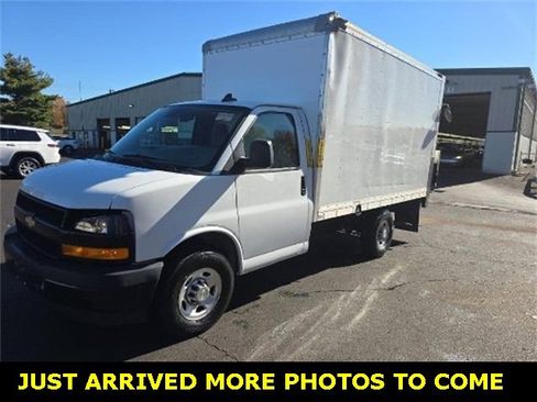 Used 2021 Chevrolet Express 3500 image 2