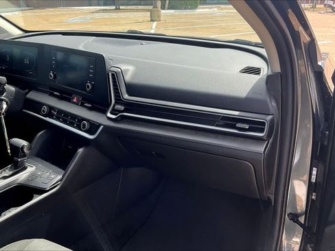 Certified 2024 Kia Sportage LX image 23