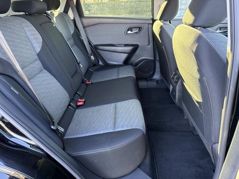 Used 2023 Nissan Rogue SV image 26