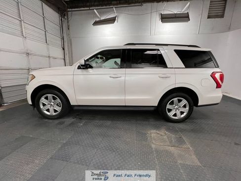 Used 2018 Ford Expedition XLT RWD image 4