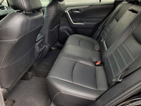 Used 2024 Toyota RAV4 XLE Premium image 28