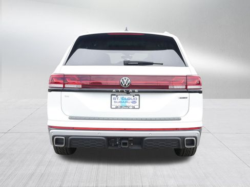 Used 2025 Volkswagen Atlas Peak Edition SE AWD/4WD image 6