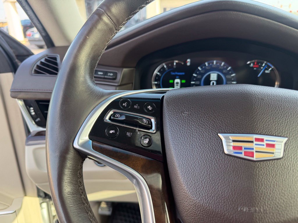 Used 2017 Cadillac Escalade ESV Luxury AWD/4WD image 35