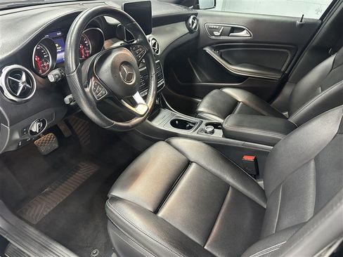 Used 2020 Mercedes-Benz GLA 250 4MATIC image 2