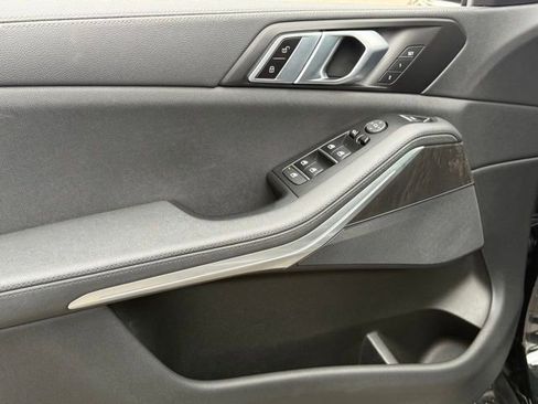 Certified 2022 BMW X5 xDrive40i w/ Climate Comfort Package image 17