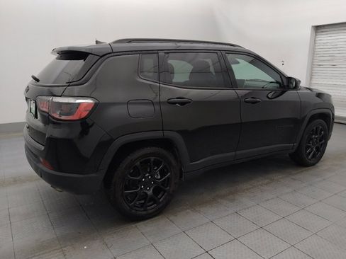 Used 2022 Jeep Compass Latitude FWD image 10