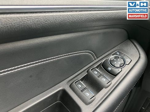Used 2024 Ford Edge Titanium AWD/4WD image 15