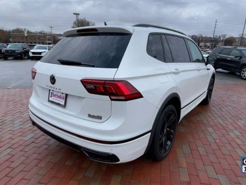 Used 2023 Volkswagen Tiguan SE R-Line image 9