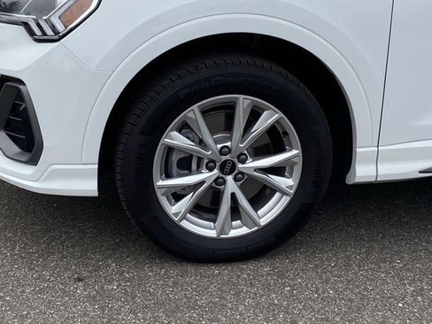 Certified 2025 Audi Q3 2.0T Premium w/ Convenience Package image 9