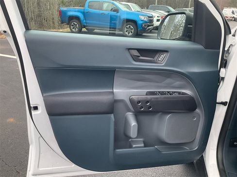 New 2026 Ford Maverick XL image 17