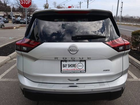 Certified 2025 Nissan Rogue SV AWD/4WD image 7