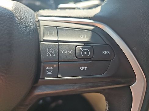 Certified 2025 Jeep Grand Cherokee L Limited w/ Luxury Tech Group II AWD/4WD image 36