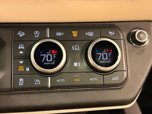 Used 2022 Land Rover Defender 110 X-Dynamic SE image 38