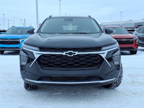 New 2026 Chevrolet Trax LT w/ Driver Confidence Package image 2