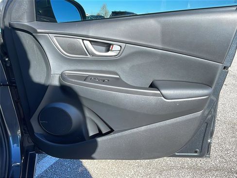 Used 2021 Hyundai Kona Limited image 13