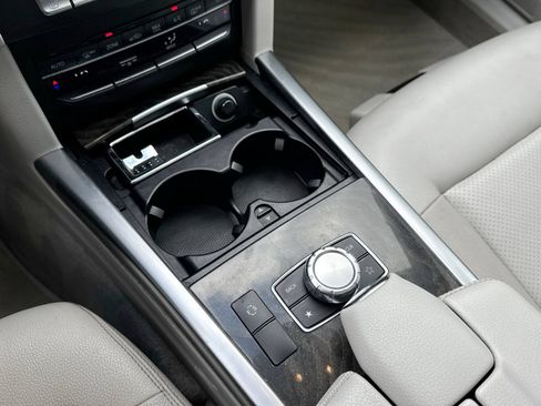 Used 2014 Mercedes-Benz E 350 4MATIC Sedan image 33