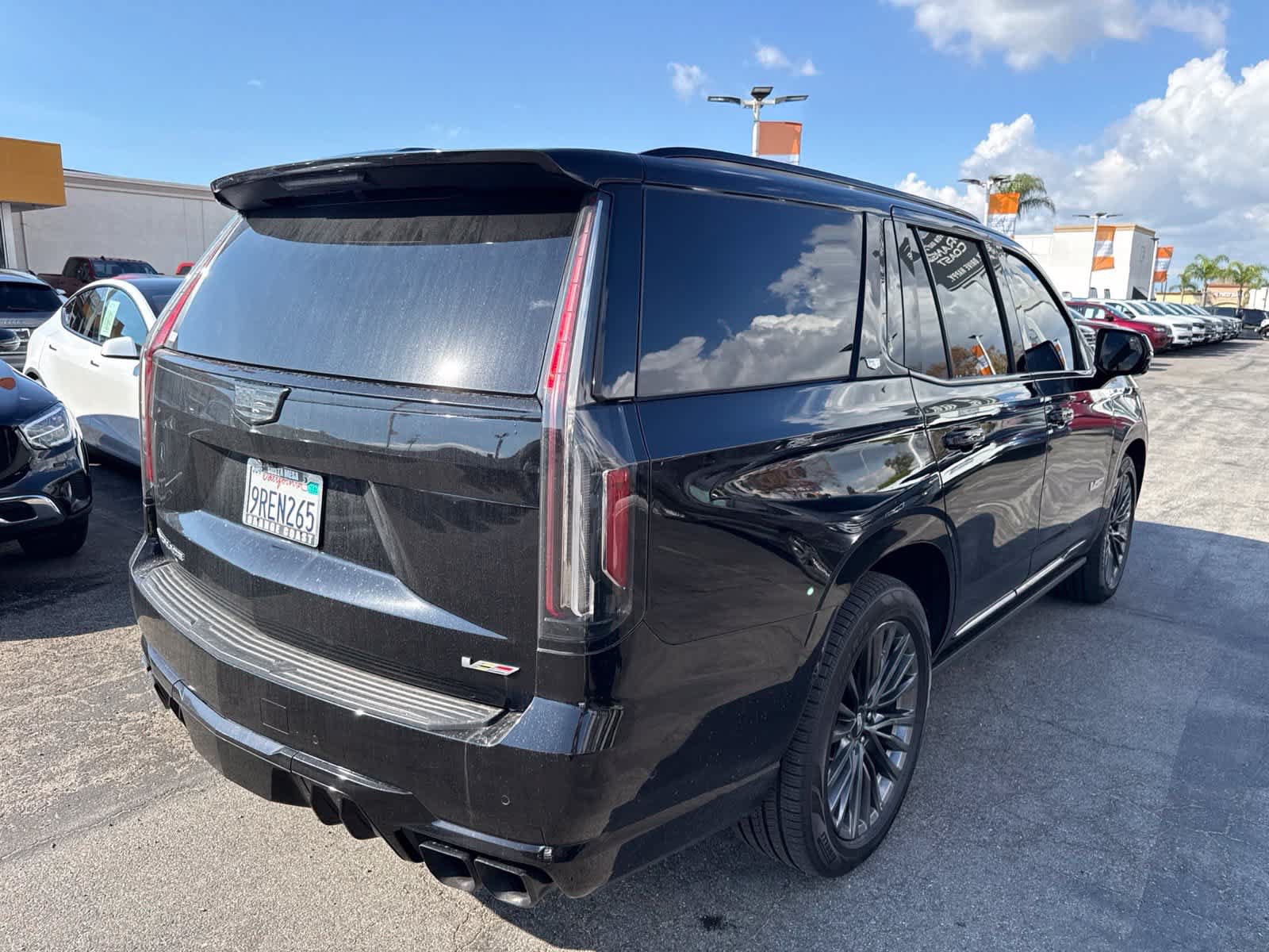 Used 2023 Cadillac Escalade V AWD/4WD image 12