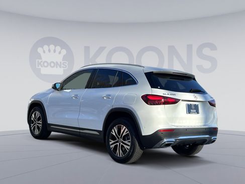 Certified 2025 Mercedes-Benz GLA 250 4MATIC image 4