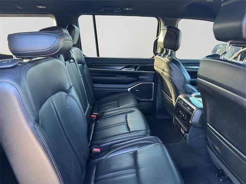 Used 2022 Jeep Wagoneer Series I image 13