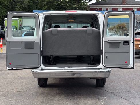 Used 2009 Ford E-350 and Econoline 350 XL RWD image 9