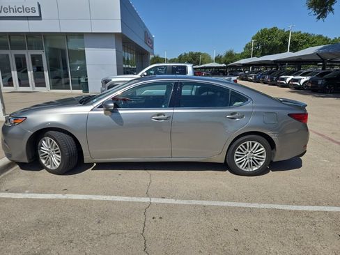 Used 2017 Lexus ES 350 w/ Accessory Package 2 FWD image 3