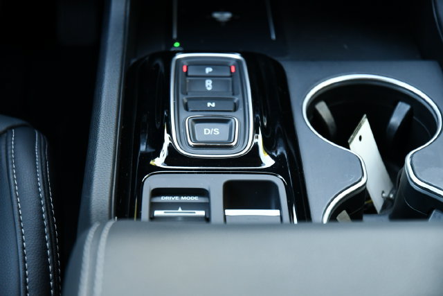 Used 2024 Honda Pilot Touring image 32