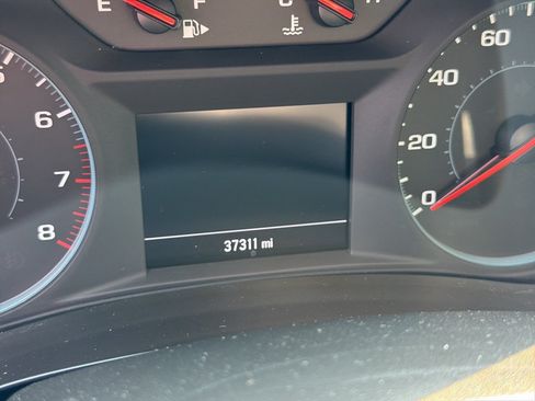 Used 2025 Chevrolet Malibu LT FWD image 3