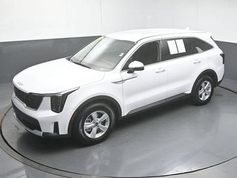 Used 2026 Kia Sorento LX FWD image 42