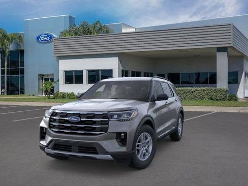 Certified 2025 Ford Explorer Active w/ Active Comfort Package RWD image 2