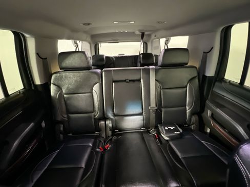 Used 2019 GMC Yukon XL SLE w/ SLE Value Package image 32