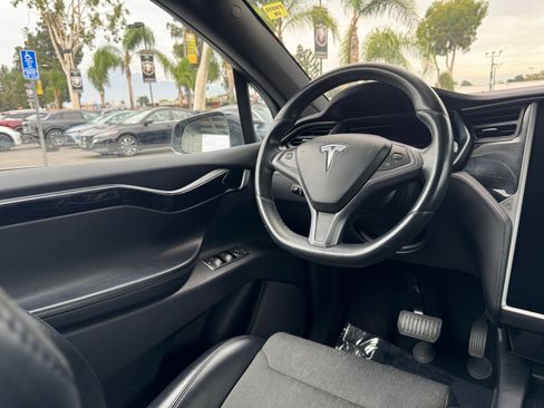 Used 2018 Tesla Model X 75D AWD/4WD image 20